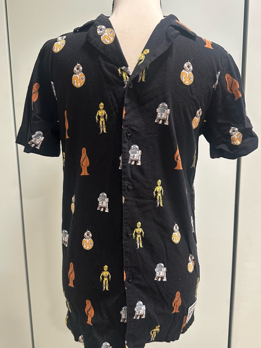 STAR WARS Men Size XS Black Short-Sleeve Buttoned Collared Shirt w/ Droid Print